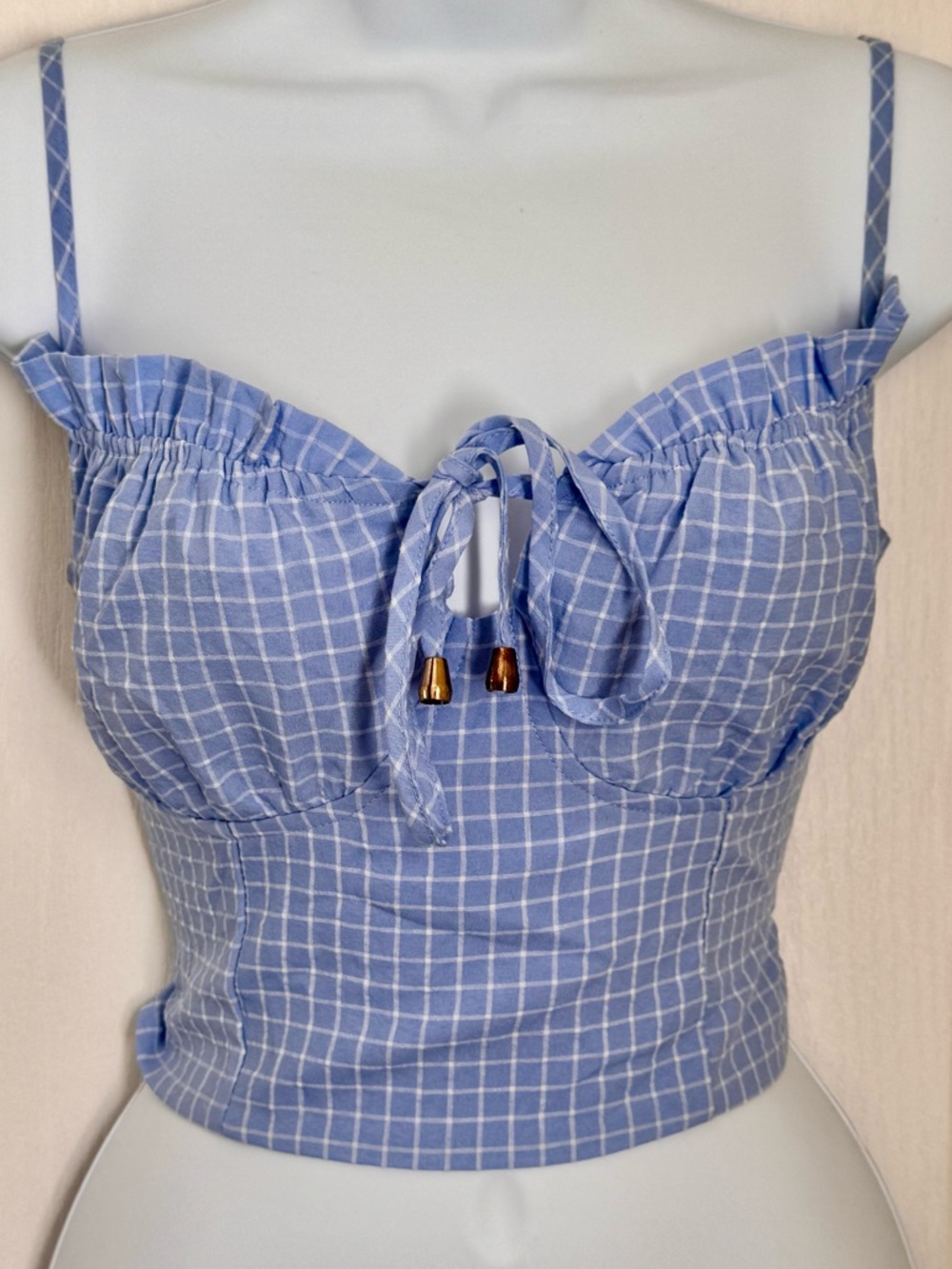 MABLE CROPPED CAMI TOP. BLUE GRID. RUFFLED NECKLINE  TIE FRONT. JUNIORS LARGE.